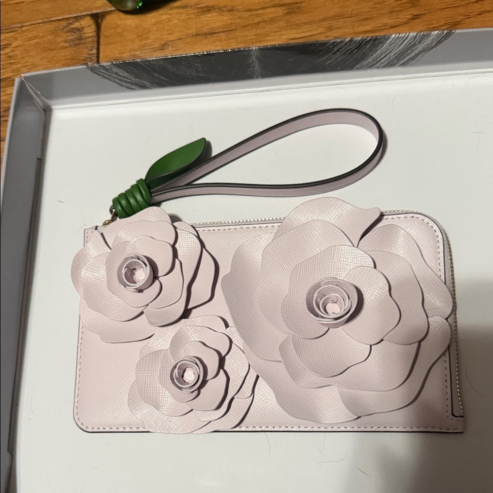 Kate Spade Light Pink Wristlet Flora